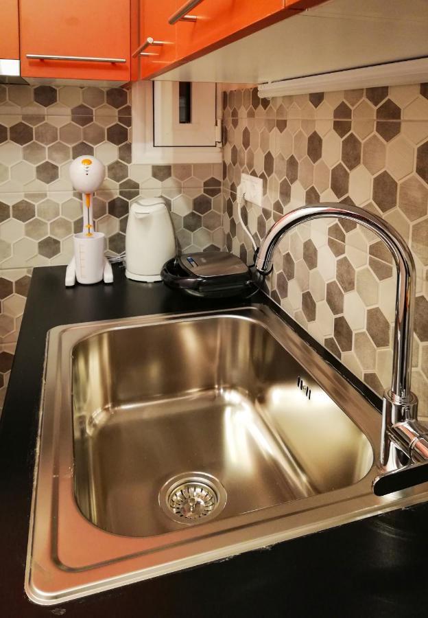 Stylish Modern Studio In The Heart Of Athena Bagian luar foto