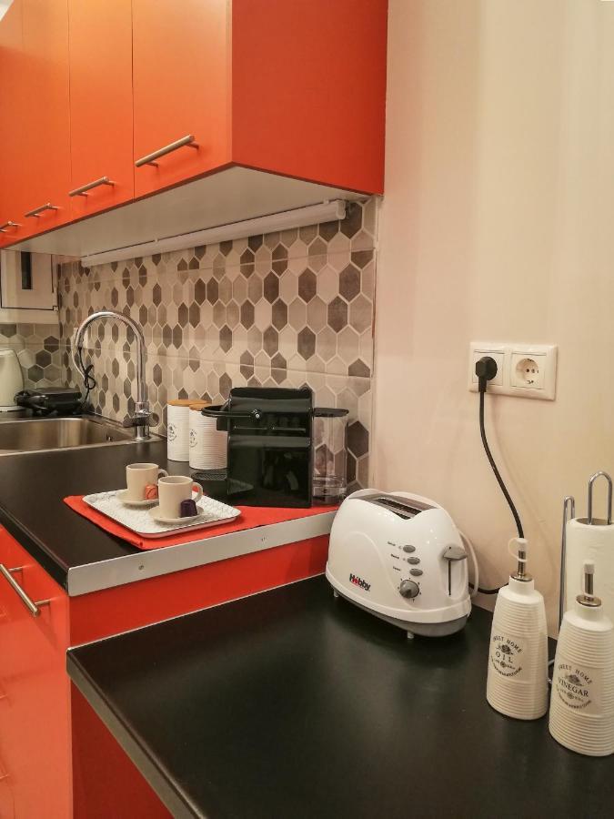 Stylish Modern Studio In The Heart Of Athena Bagian luar foto