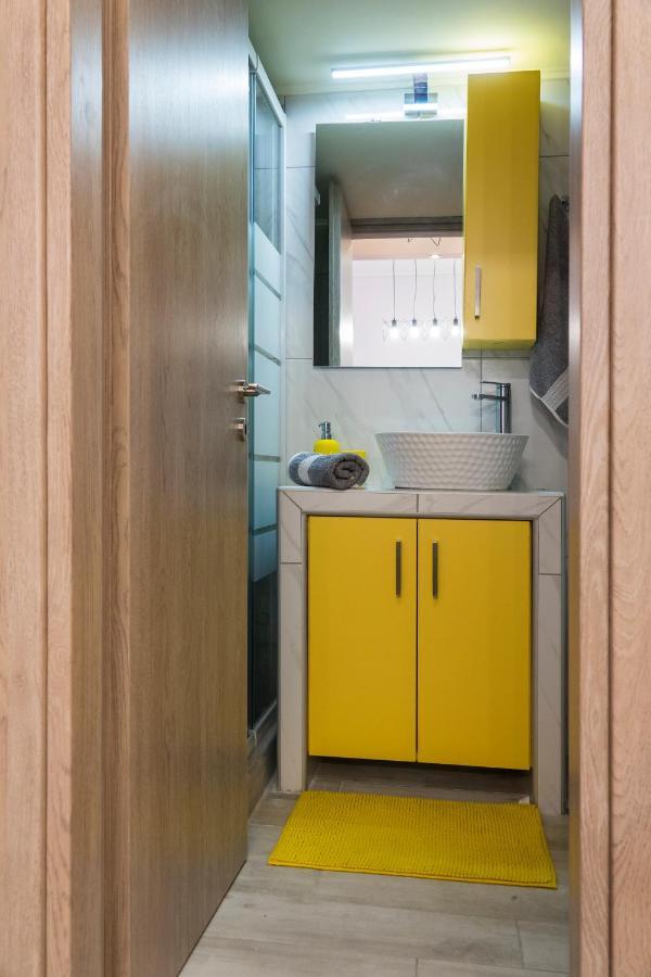Stylish Modern Studio In The Heart Of Athena Bagian luar foto