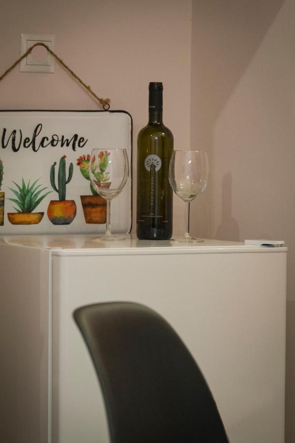 Stylish Modern Studio In The Heart Of Athena Bagian luar foto