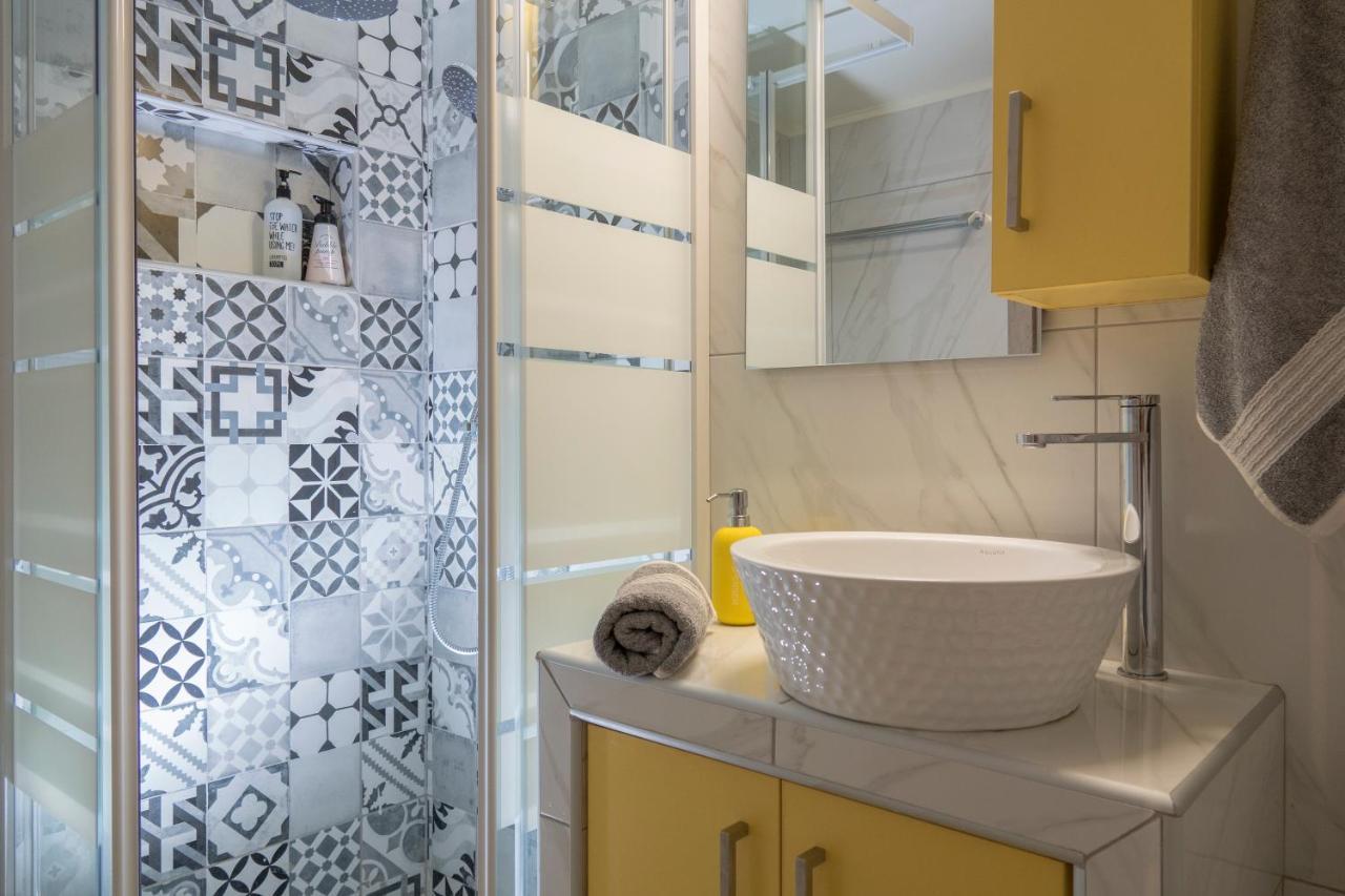 Stylish Modern Studio In The Heart Of Athena Bagian luar foto